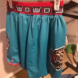 Vancouver/Memphis Grizzlies Shorts NW Coast Native Formline Design